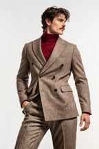 Belgrave Herringbone Suit Set / KHAKI - 48 / 46 - homme, suit sets - BOLDD - Khaki Belgrave herringbone suit set with double-breasted jacket and wide lapels, styled bold 80's old money Italian masculin .